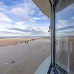 Daire Lecomte - Gavina The Shoreline Oostende